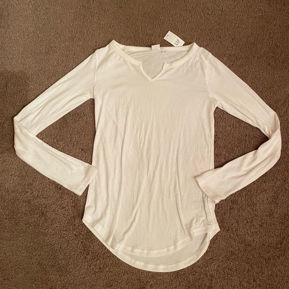 NWT Gap White Longsleeve Top